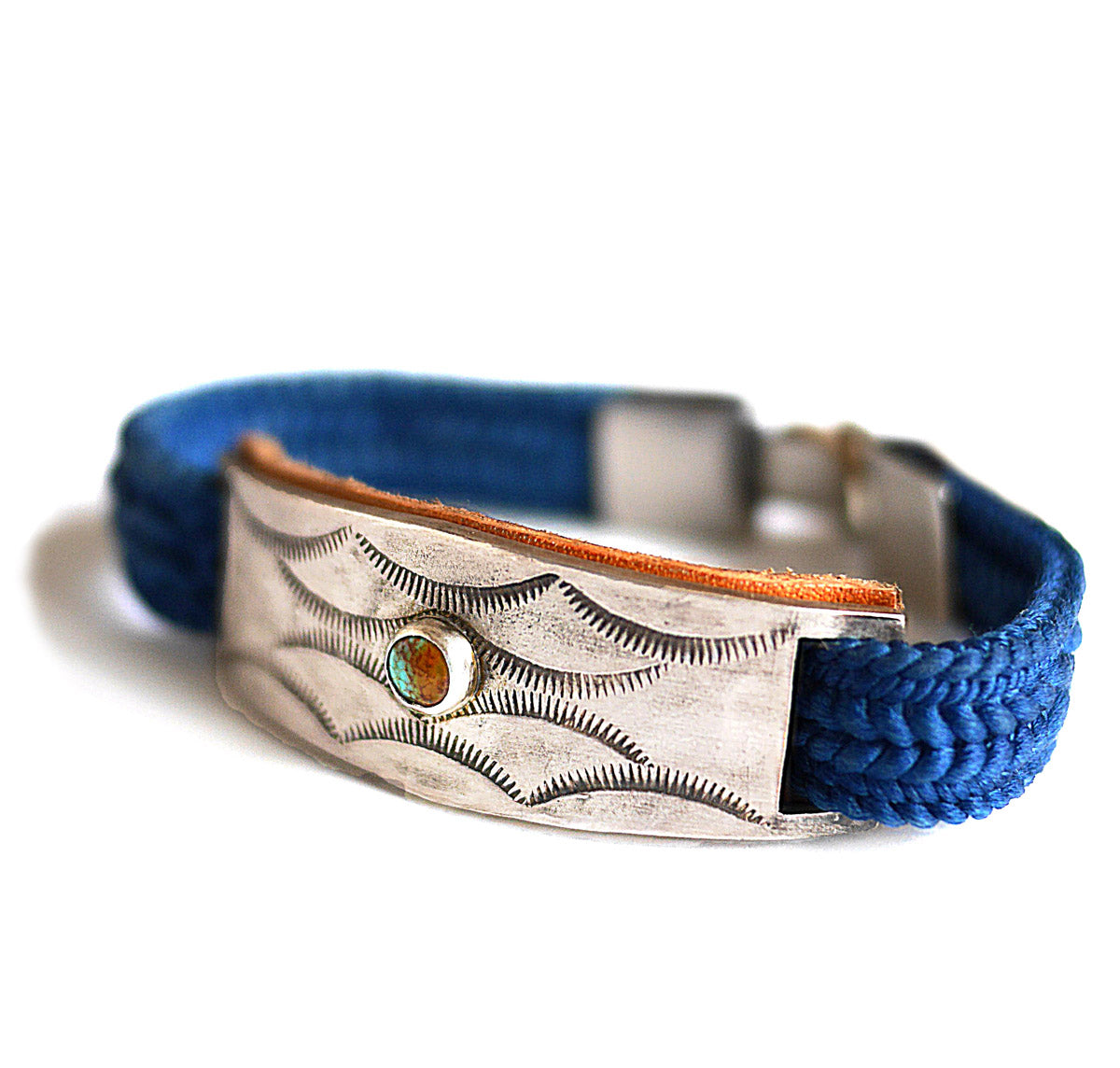 BRAID PLATE ON TURQUOISE BRACELET